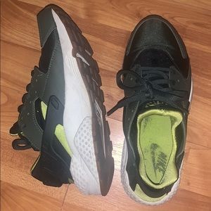 Nike Huarache Sneakers